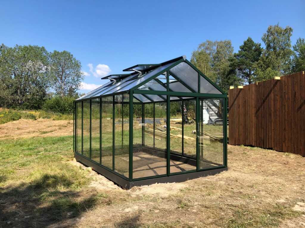 Biovaris L-5 sommerhytta front