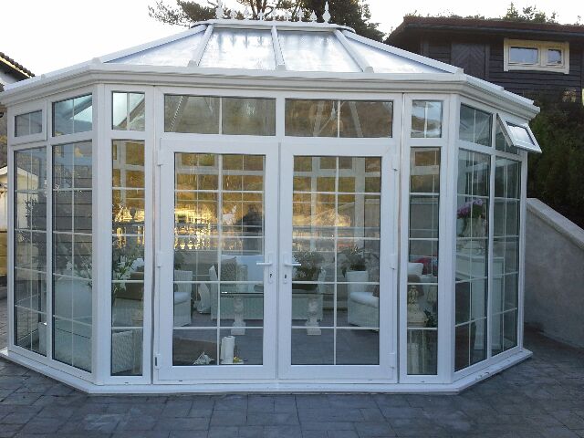 Eva-Schieldrop-glass